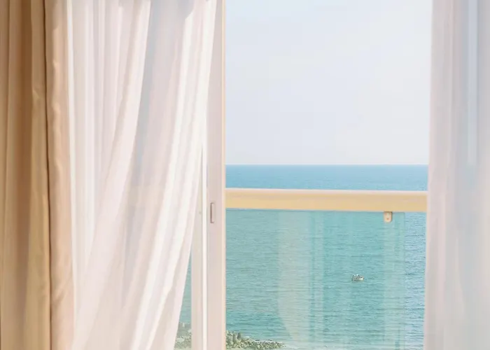 Апартаменты Ocean Melody - 3br Beachfront At Ocean Vista