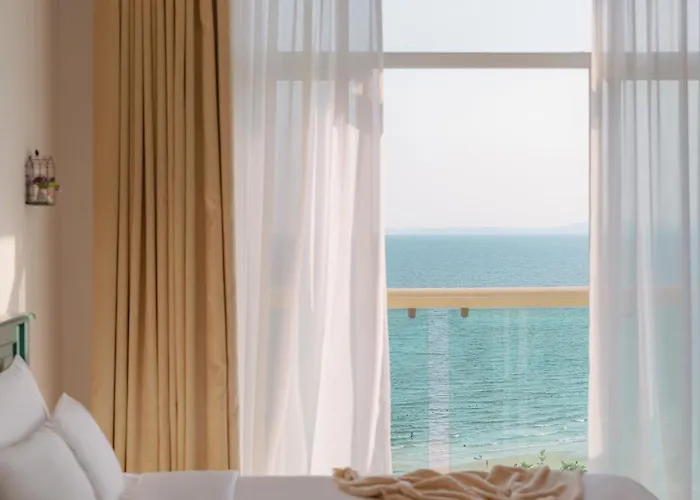 Апартаменты Ocean Melody - 3br Beachfront At Ocean Vista Фантхьет