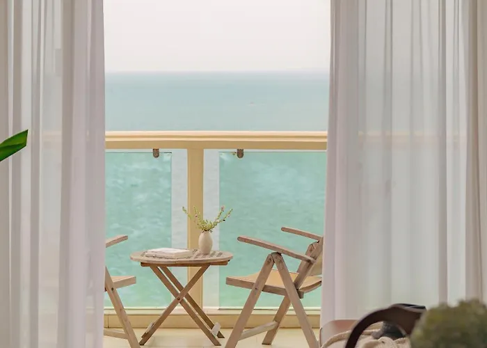 Апартаменты Ocean Melody - 3br Beachfront At Ocean Vista